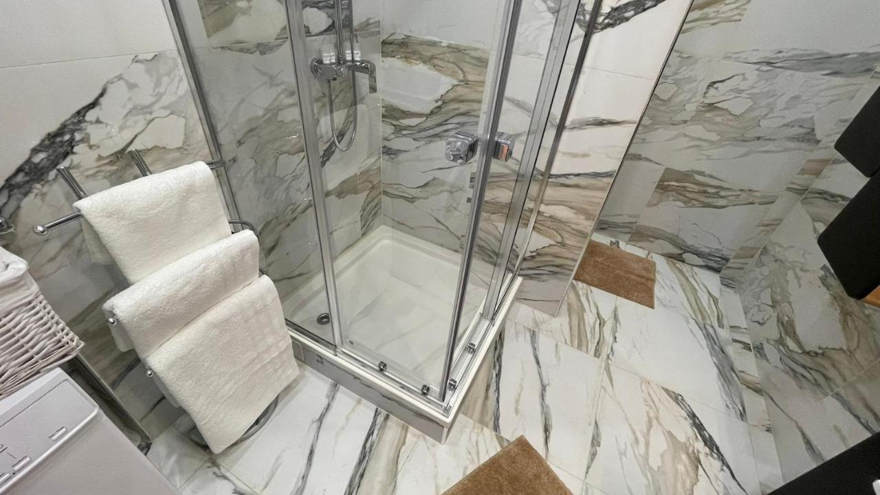וינה D&D Schonbrunner Deluxe Apartment מראה חיצוני תמונה