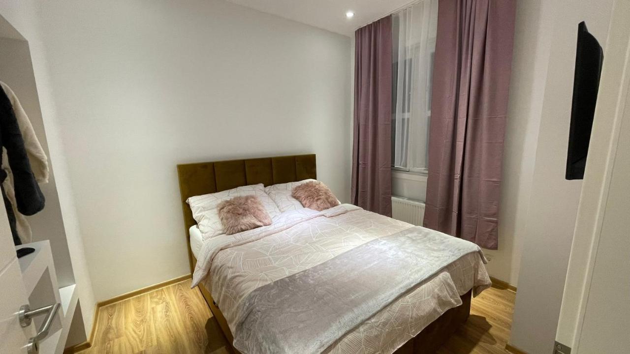 וינה D&D Schonbrunner Deluxe Apartment מראה חיצוני תמונה